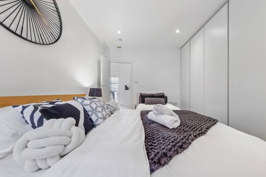 3 Bedroom Flat In Haymarket London Sleeps 14 Hy1 Ngoại thất bức ảnh