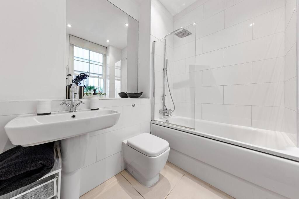 3 Bedroom Flat In Haymarket London Sleeps 14 Hy1 Ngoại thất bức ảnh